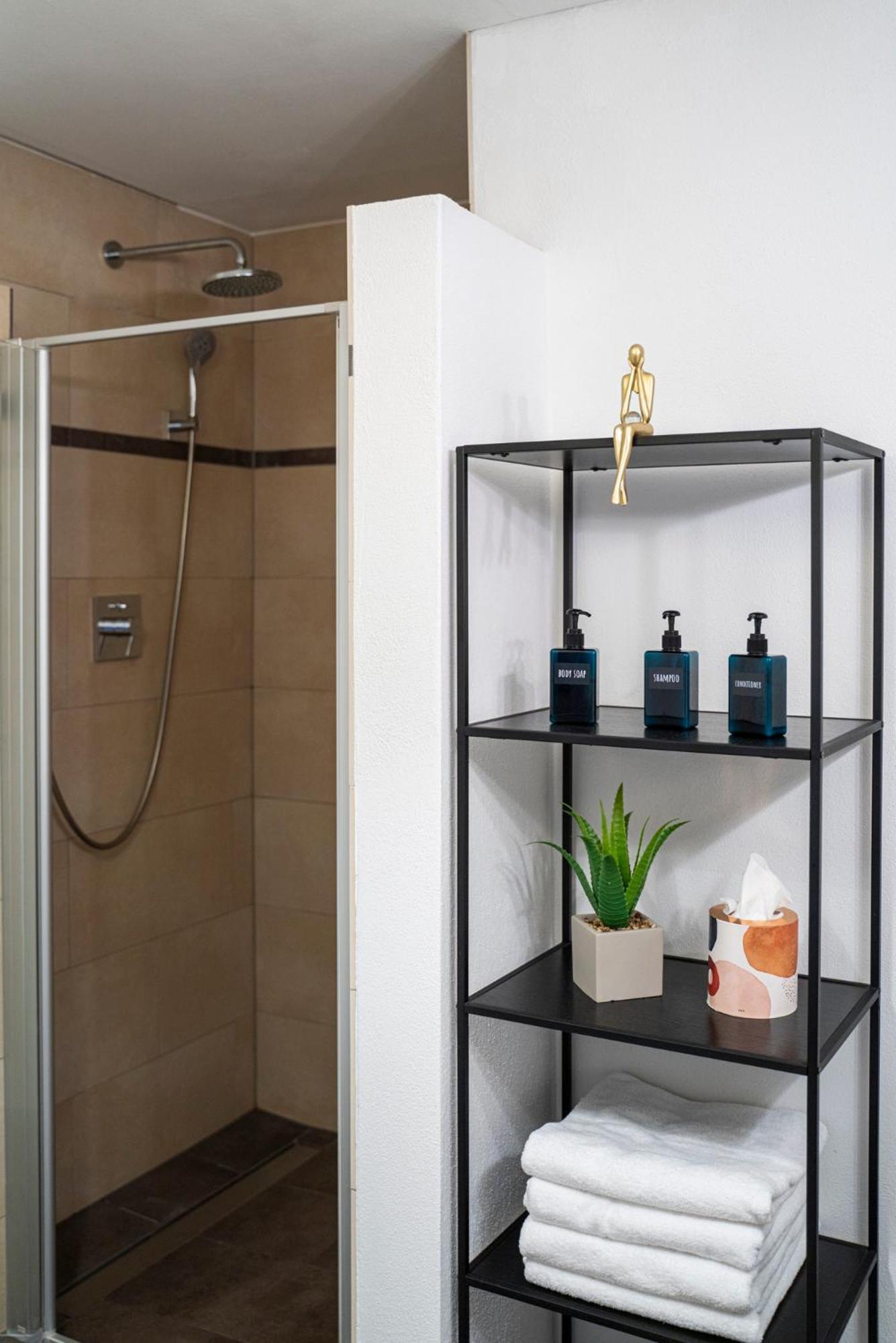 로젠하임 130M2 Loft - Balkon, Smart Tv, Badewanne, Kaffee 아파트 외부 사진