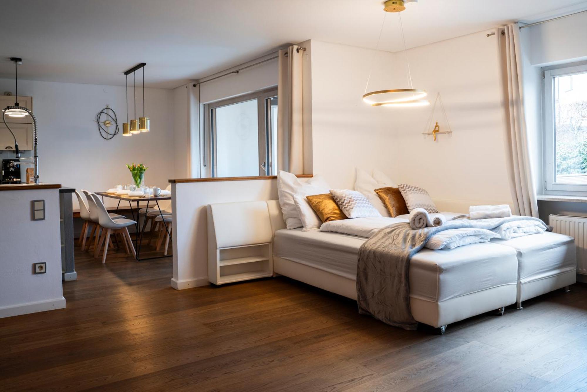 로젠하임 130M2 Loft - Balkon, Smart Tv, Badewanne, Kaffee 아파트 외부 사진